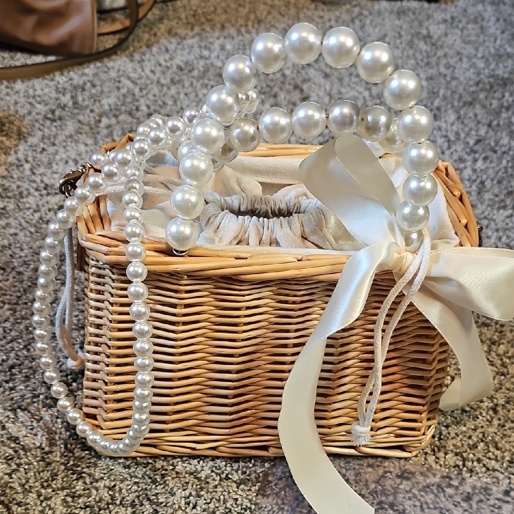 Pearl Handle NWT Wicker Basket Bag, 2 Way Bag